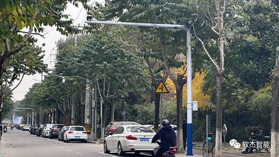 智慧停車項目施工現(xiàn)場（來源：上海市嘉定某街道處）w.jpg